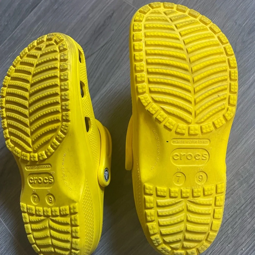 Crocs - Picture 3 of 4